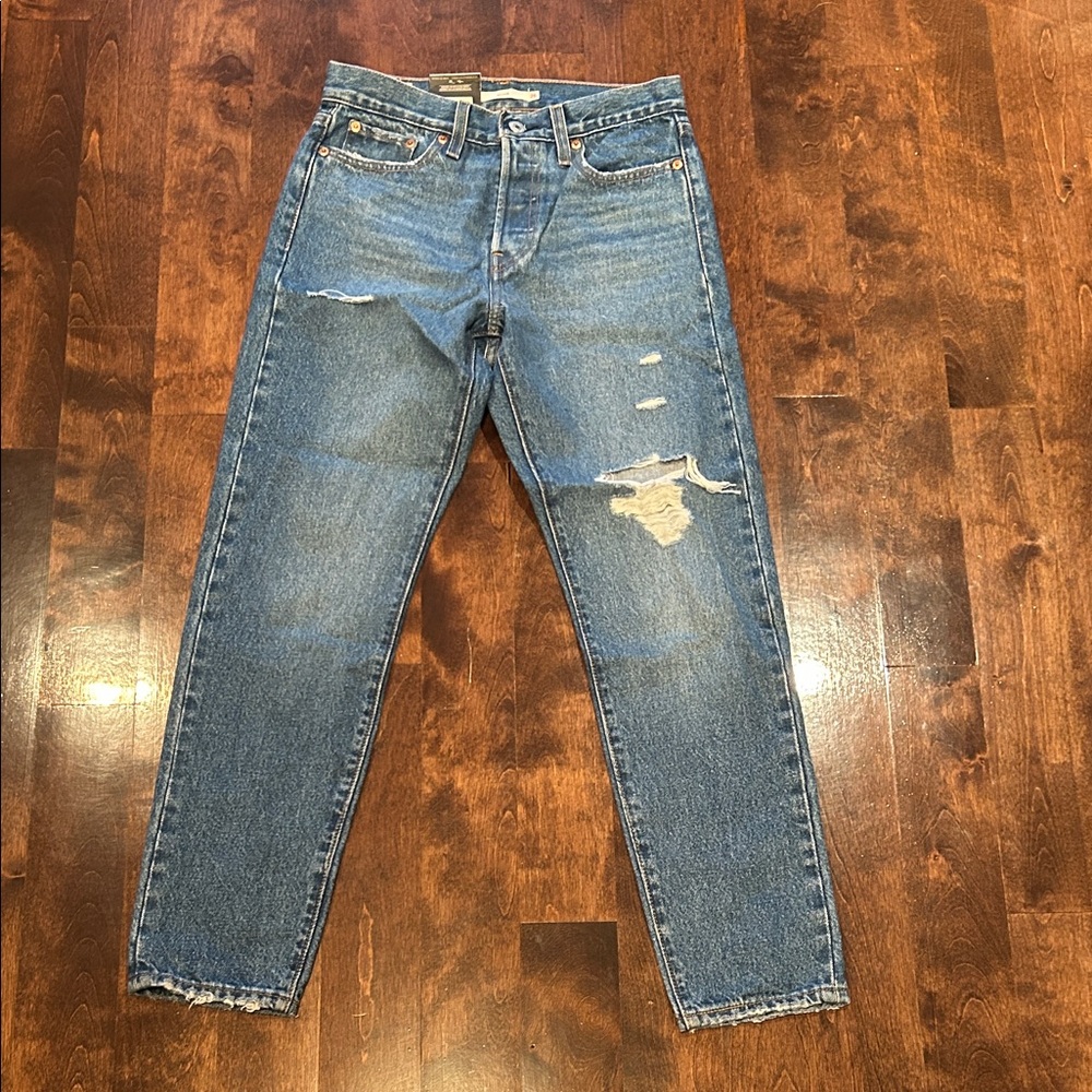 BNWT Levi’s wedgie jeans